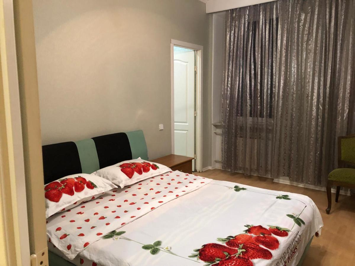 Lux In The Center With Jacuzzi Most City Area Dnipro Exterior photo